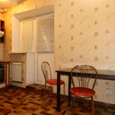 1-Room Apartment 50M2 On Metalurhiv Avenue 17, By Grandhome Zaporizhia ภายนอก รูปภาพ