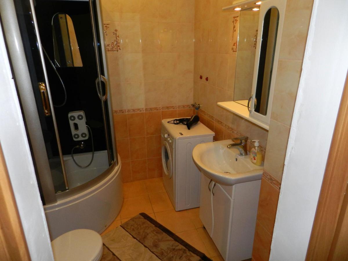 1-Room Apartment 50M2 On Metalurhiv Avenue 17, By Grandhome Zaporizhia ภายนอก รูปภาพ